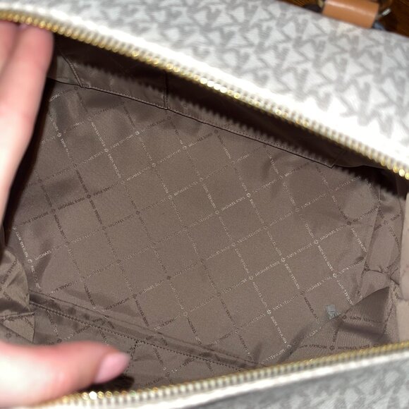 Michael Kors Duffle - Picture 6 of 8